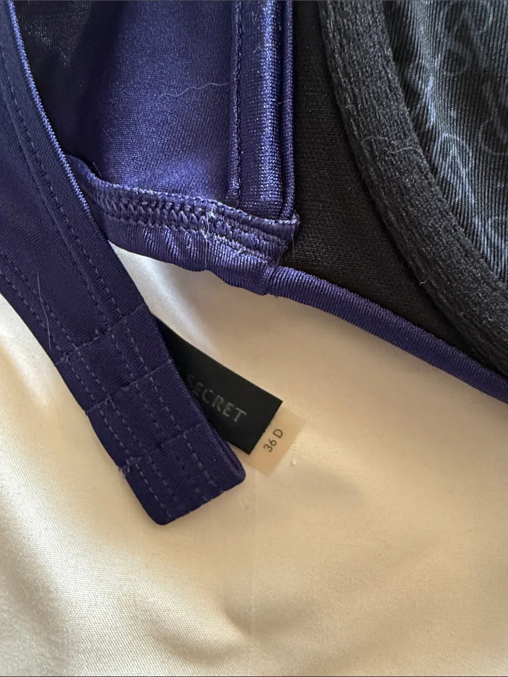 Victoria’s Secret 36D bandeau bikini swimsuit top - Picture 3 of 4
